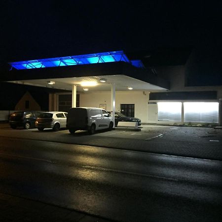 Alte Tankstelle Lägenhet Strassenhaus Exteriör bild